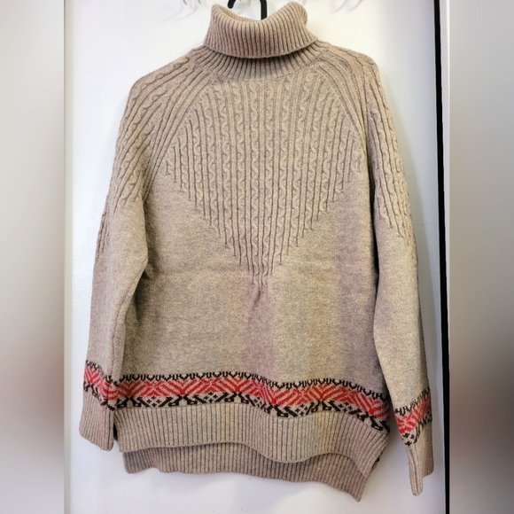 Sweater - Picture 1 of 2